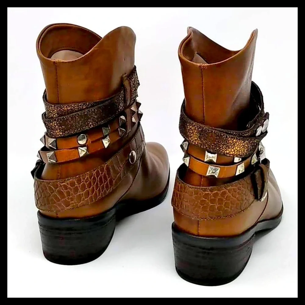 JANET & JANET Polacco Leather Multi Buckle Boots - Picture 8 of 10